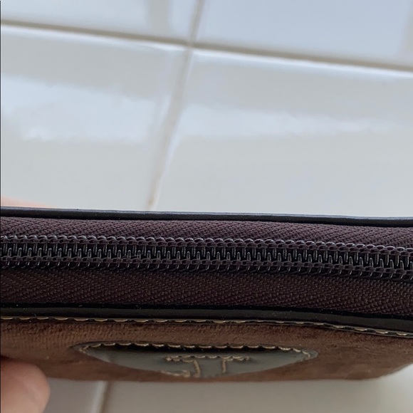 Juicy Couture Brown Velour Zip Wallet - Picture 3 of 8